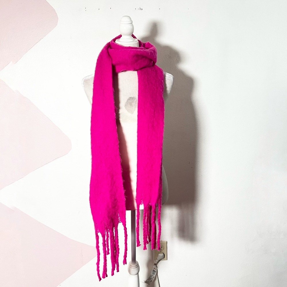 Old Navy Hot Pink Fuzzy Knit Scarf One Size Tassel Fringe Winter Cozy